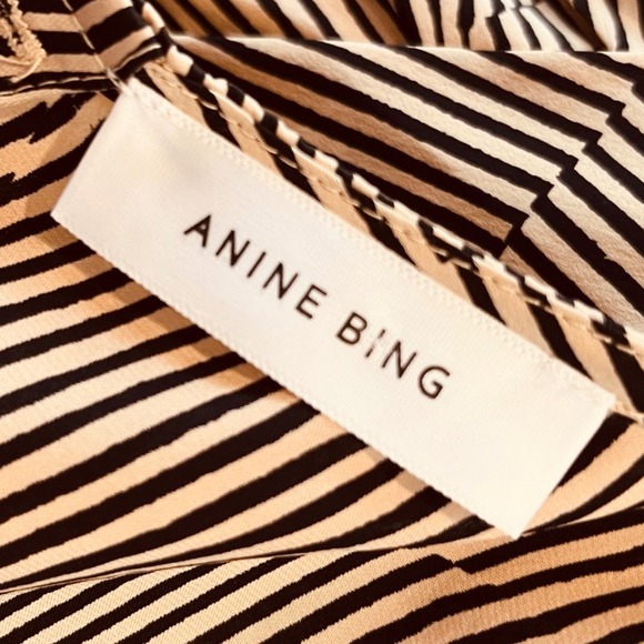 Anine Bing Willa Silk Top Crinkle Stripe Size Medium Tan‎ and Black - Picture 10 of 12